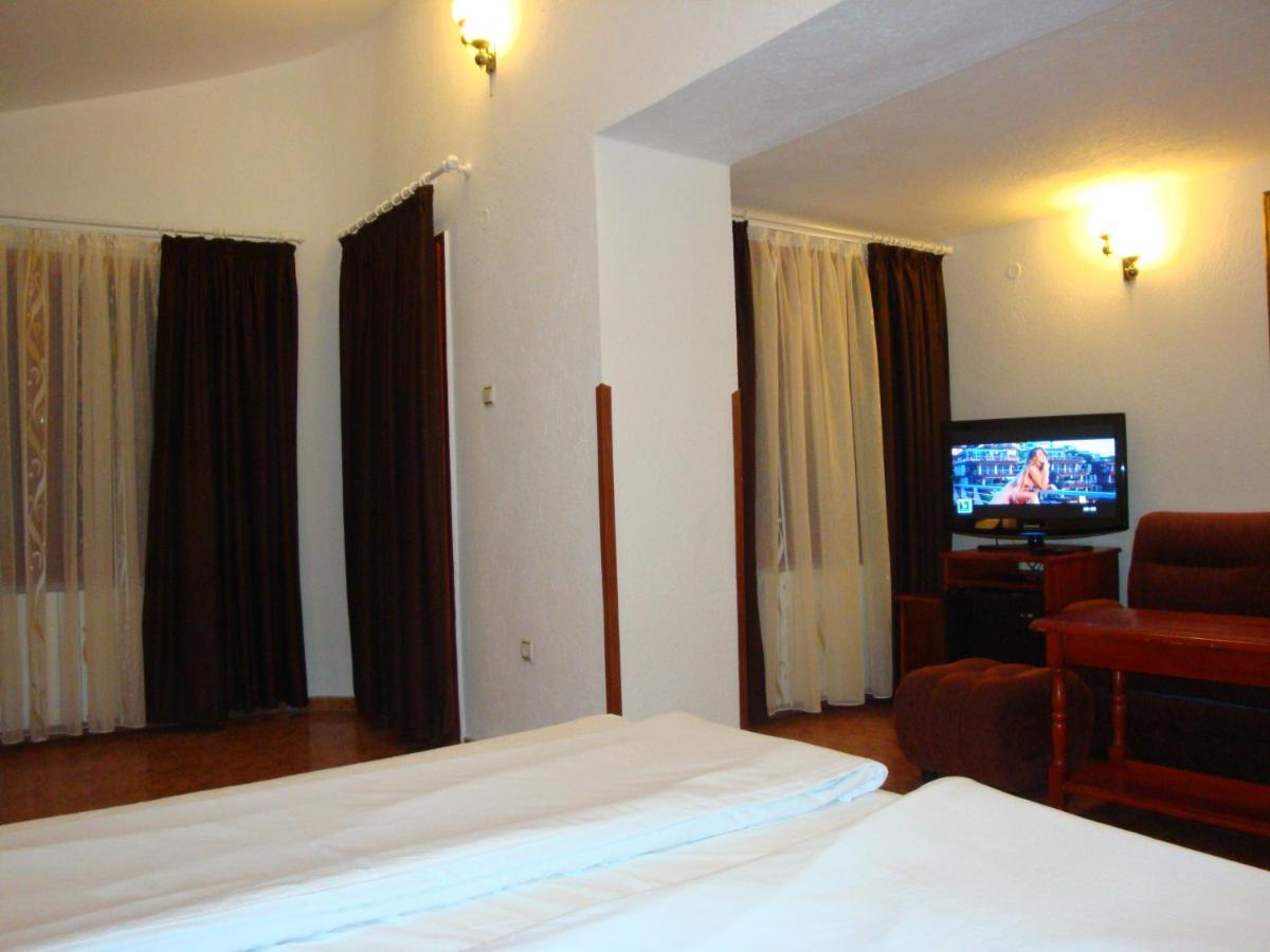 Family Hotel Diana Lyaskovo  Exteriör bild